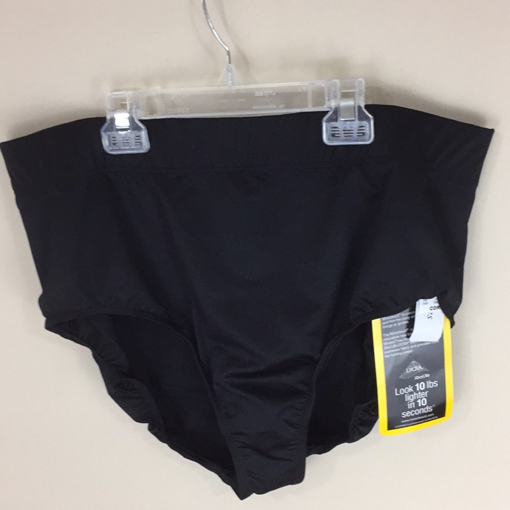 Miracle Suit Basic Black Brief Bottom Size 22 NWT